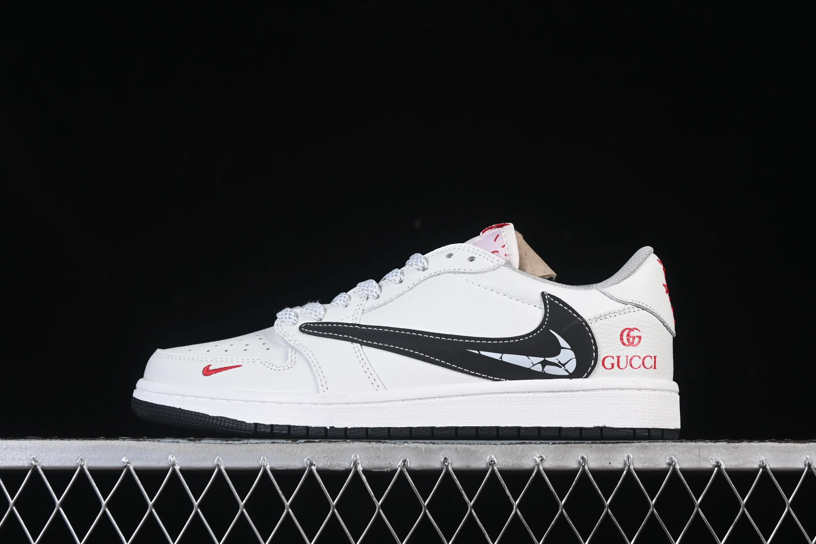 All categories Air Jordan Jordan series basketball shoes Air Jordan 1 Low High-end customized low-top sneakers Travis Scott x Fragment Design x Air Jordan 1 Low OG SP AJ1 Joe 1 Gucci joint white and black crackle hook low-top cultural casual sneakers DZ5899-029